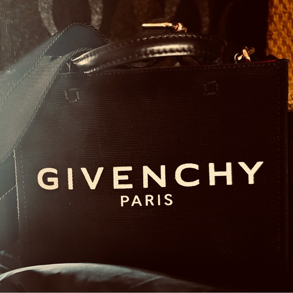 GIVENCHY G-Tote mini Logo-print Tote dim 7.5inX6 inches long 3 inches wide